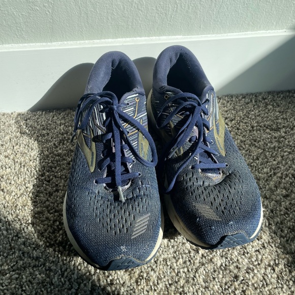 Used Brooks Adrenaline GTS 21 Size 11.5 - Picture 2 of 7